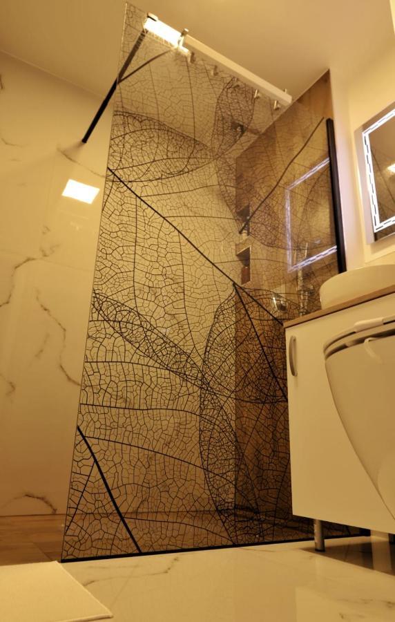 Apartman Nila Apartment วูโควาร์ ภายนอก รูปภาพ
