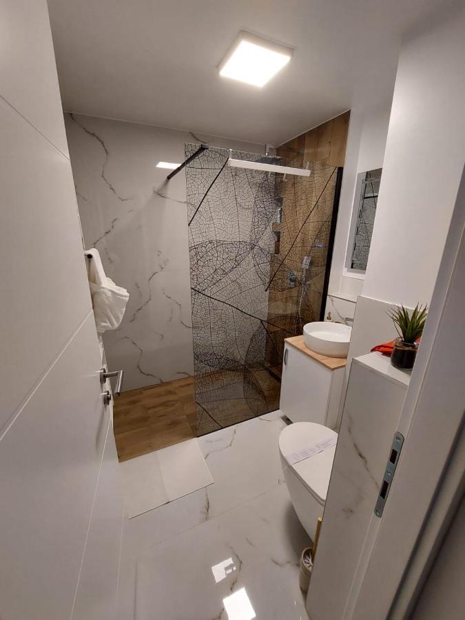 Apartman Nila Apartment วูโควาร์ ภายนอก รูปภาพ