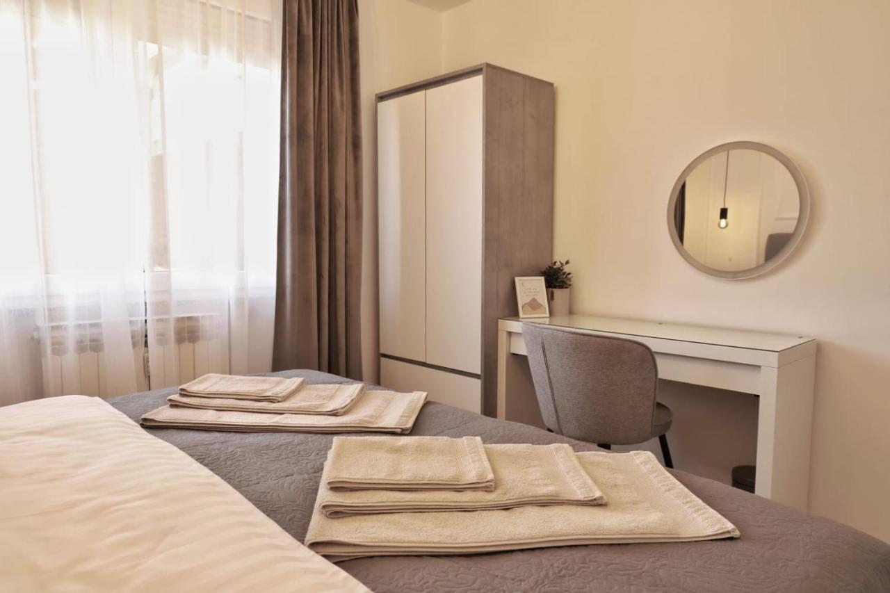 Apartman Nila Apartment วูโควาร์ ภายนอก รูปภาพ