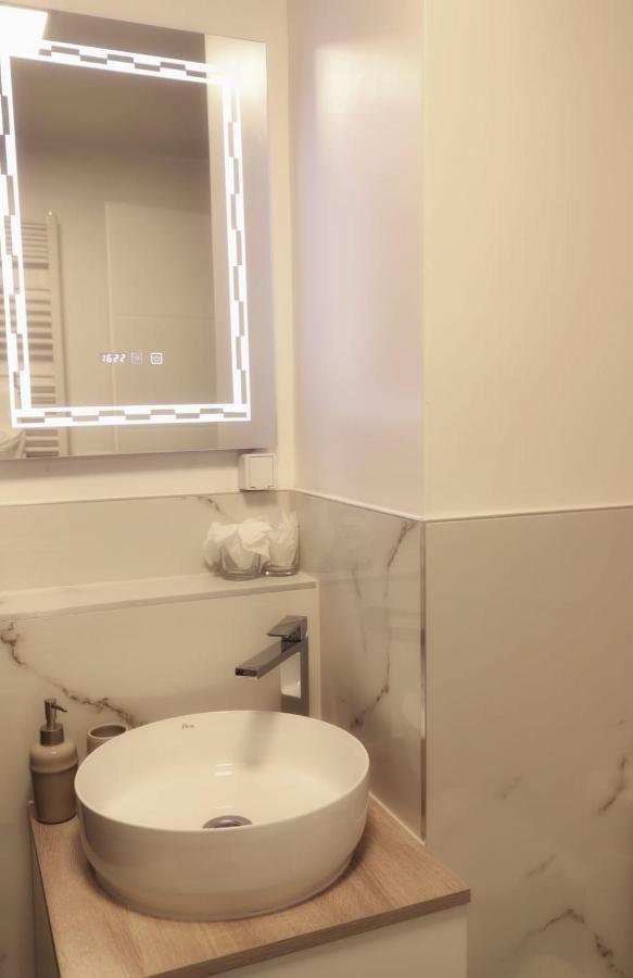 Apartman Nila Apartment วูโควาร์ ภายนอก รูปภาพ