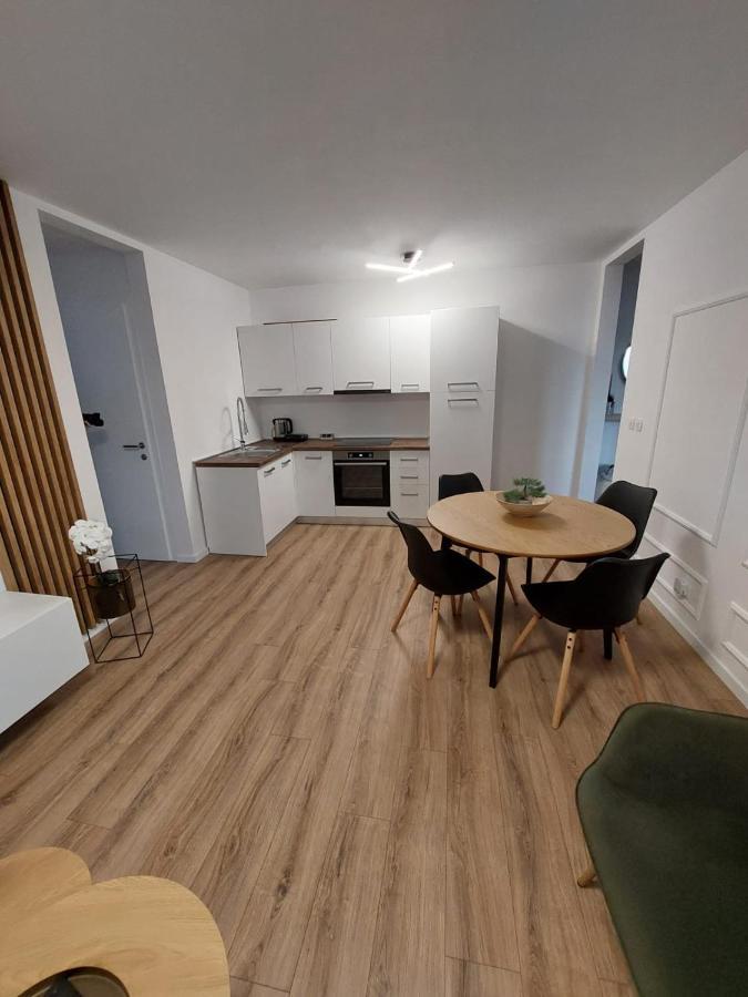 Apartman Nila Apartment วูโควาร์ ภายนอก รูปภาพ